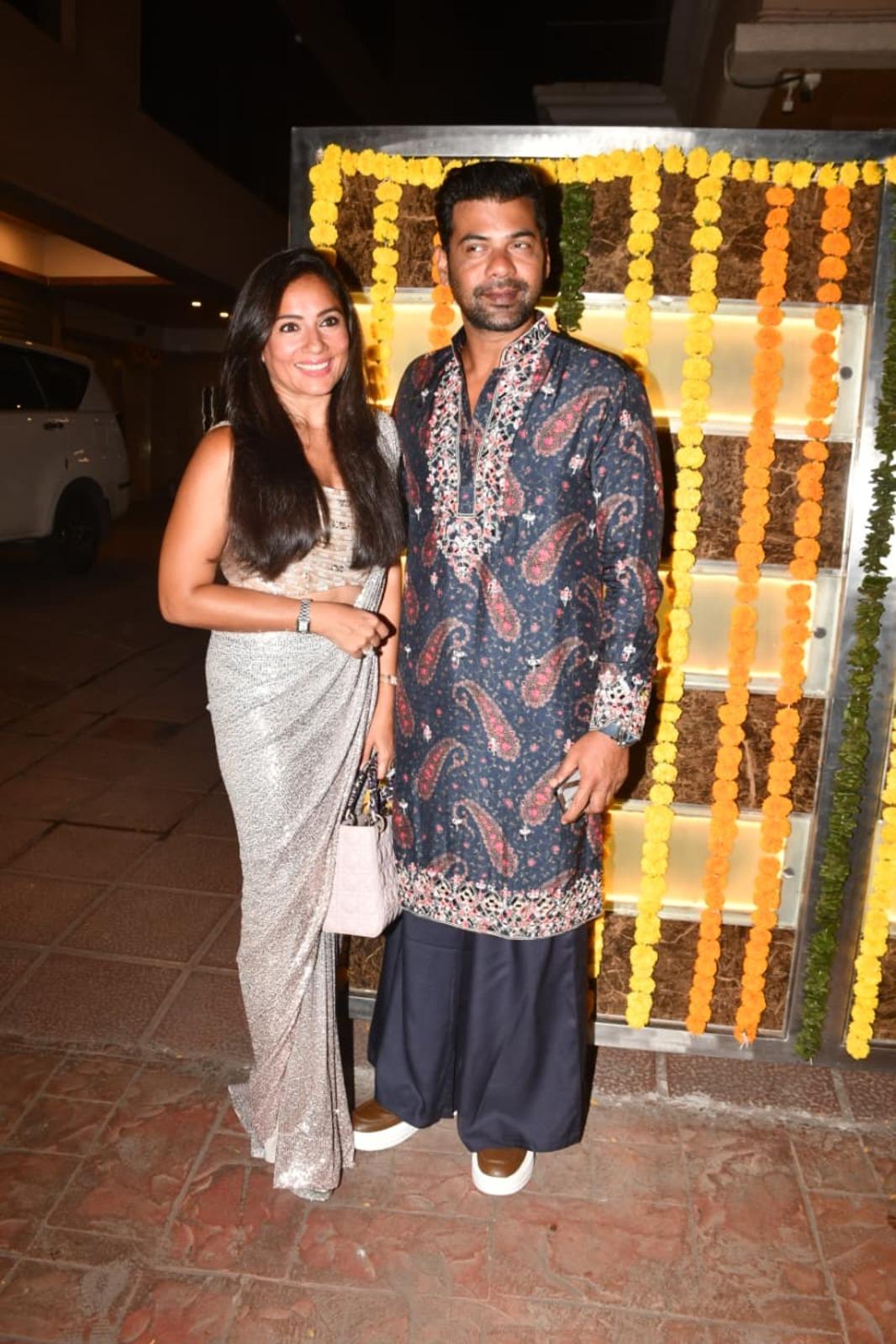 Shabir Ahluwalia and Kanchi Kaul made head turning appearance at the bash. While Kanchi opted for a glamorous silver coloured saree, Shabbir looked dapper in dark blue printed Kurta set.